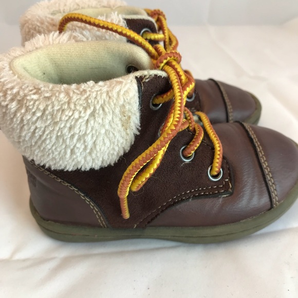 OshKosh B'Gosh Eddy 14 Lace Up Boot toddler 6 - Picture 2 of 8